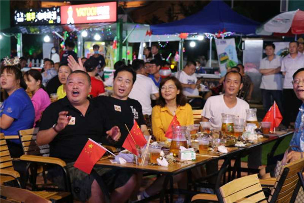 嘉士伯啤酒花園20多年的參節(jié)經(jīng)歷和啤酒品質(zhì)，也成為市民游客心中的“活招牌”