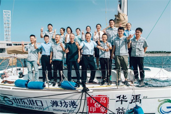 2020“山東港口杯”仙境海岸半島城市帆船拉力賽比賽船隊到達濰坊港舉行第一賽段頒獎儀式  