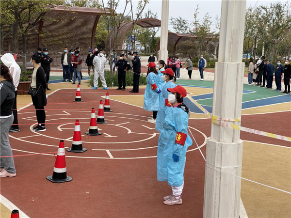 街頭閃耀“志愿紅”，市北區(qū)各方齊心協(xié)力筑牢防疫堅(jiān)實(shí)堡壘