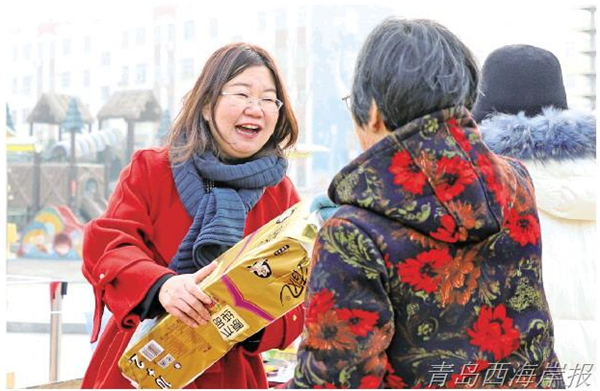 “最美新區(qū)人”候選人：隱珠街道石橋管區(qū)黨委副書記、主任，雙珠路社區(qū)黨委書記 張英