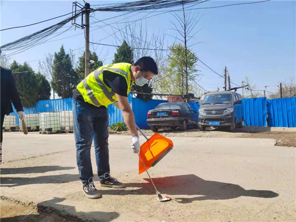 嶗山區(qū)：數(shù)字城管隊(duì)伍學(xué)黨史、志愿行，“無痕嶗山”志愿服務(wù)在行動(dòng)