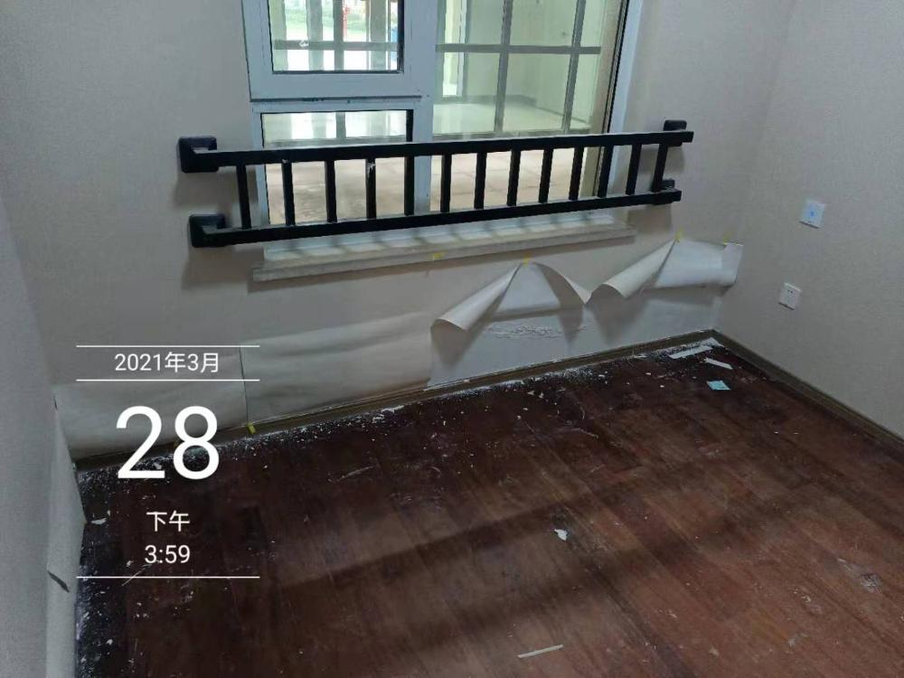 高新區(qū)世茂璀璨公園房屋質量堪憂 至今未達到交付條件