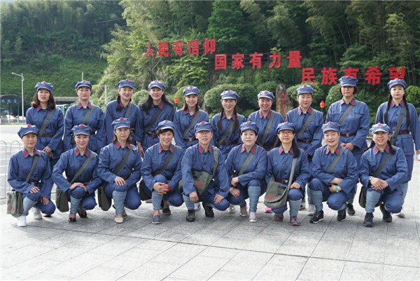 嶗山區(qū)工商聯(lián)組織女企業(yè)家開展學(xué)黨史系列主題教育活動