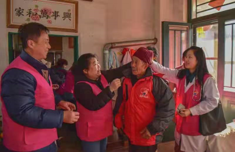 12.5國際志愿者日|市北區(qū)志愿服務(wù)團隊持續(xù)推進“暖冬行動”，溫暖孤寡老人