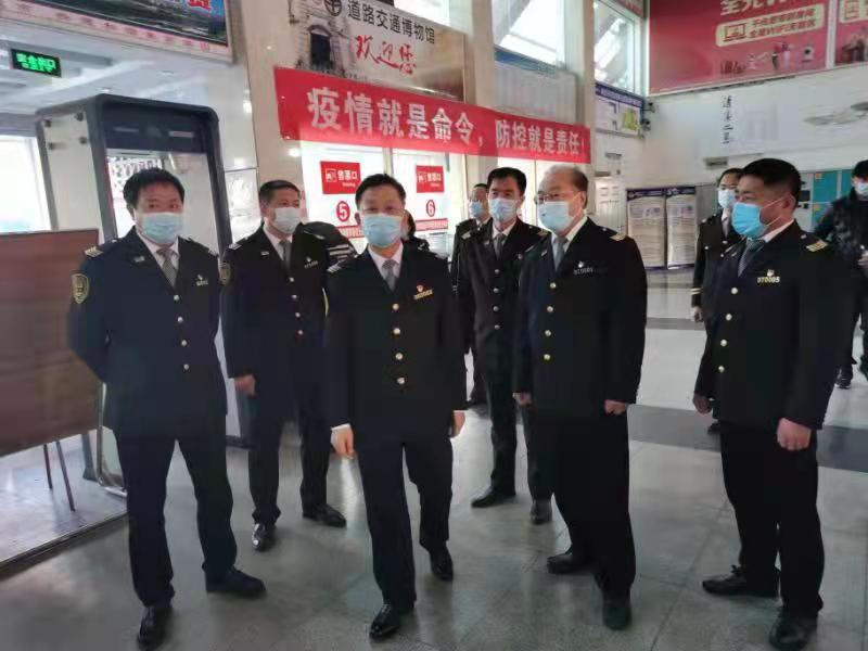 青島交運集團總經(jīng)理侯明亮督導萊西事業(yè)部疫情防控