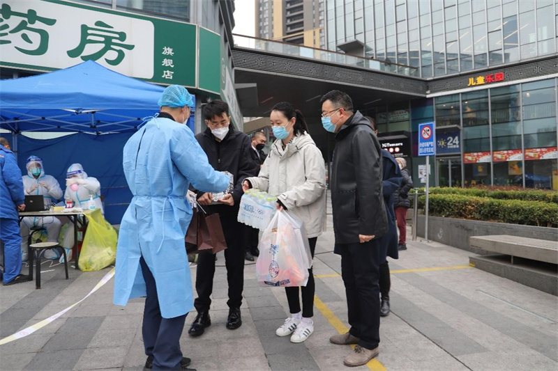 “啡”常時期，情暖“疫”線—青島市咖啡文化協(xié)會走訪慰問社區(qū)防疫一線工作者