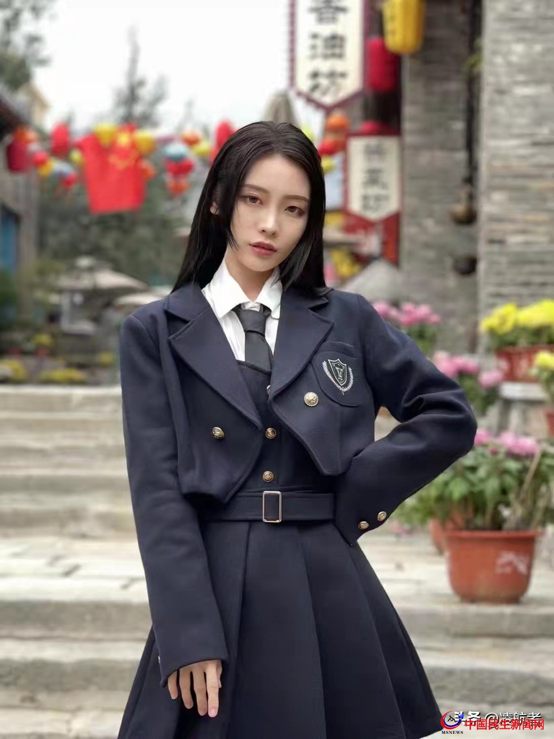 青島大嫚：國內(nèi)知名博主舒芙蕾蕾，身高168CM，體重45KG