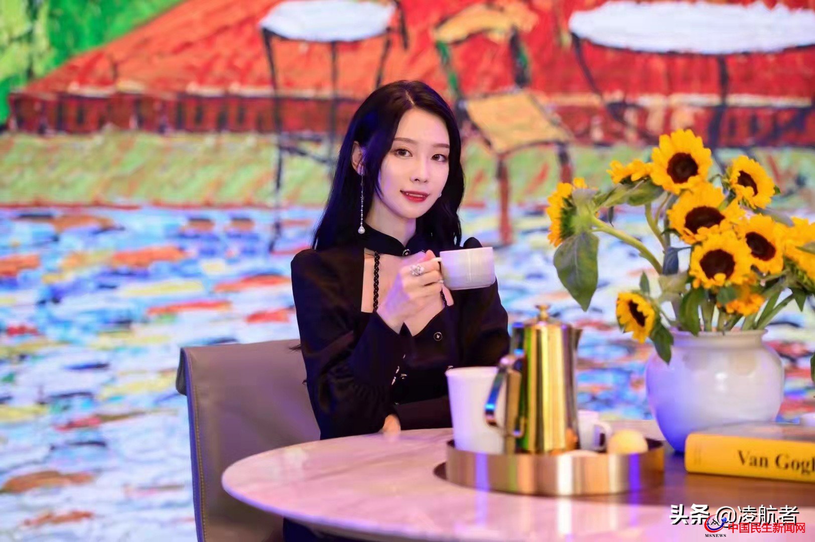 青島大嫚：國內(nèi)知名博主舒芙蕾蕾，身高168CM，體重45KG