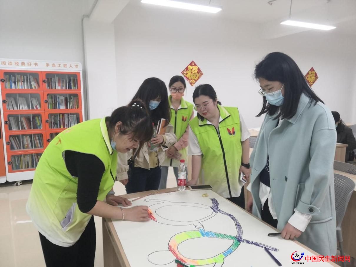 青島市北區(qū)推進社工站建設，讓“微服務”從點滴做起