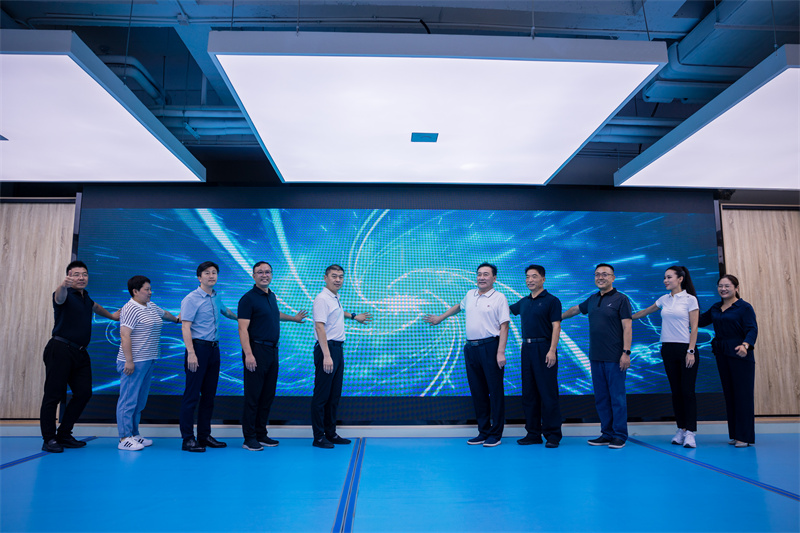 校企合作 | “全能寶貝”三柏碩大眾蹦床體教融合公益項目在恒星學院啟動