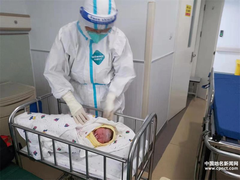 青島市北：封控區(qū)產(chǎn)婦家屬深情留言：“我看不清你的模樣，只知你是希望”