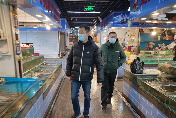 春節(jié)走基層|監(jiān)管“不打烊” 市北全力護航春節(jié)市場秩序平穩(wěn)有序