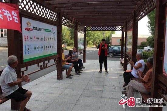 今年以來(lái)，青島即墨區(qū)積極倡樹新時(shí)代美德健康生活方式，下發(fā)《關(guān)于統(tǒng)籌推進(jìn)美德青島和信用青島建設(shè)的實(shí)施方案》，部署各單位按照實(shí)施方案規(guī)劃的倡樹美德健康新生活、加強(qiáng)誠(chéng)信文化建設(shè)等