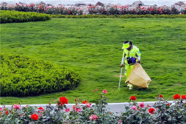 青島市嶗山區(qū)： “雙節(jié)”我在崗，城市管理“不打烊”