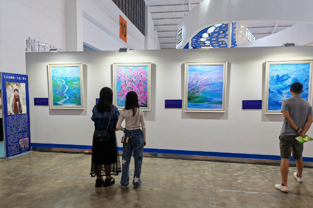《藝術喚醒生命》藝術療愈作品展亮相昆明南博會，引領康養(yǎng)新風尚