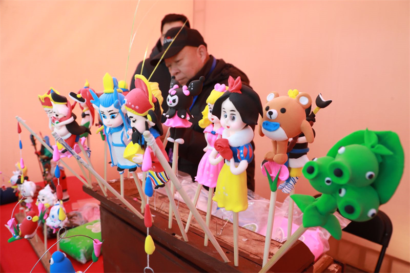 糖球會絕活之二：面塑絕活在糖球會上大放異彩，傳統(tǒng)技藝展現(xiàn)民俗魅力