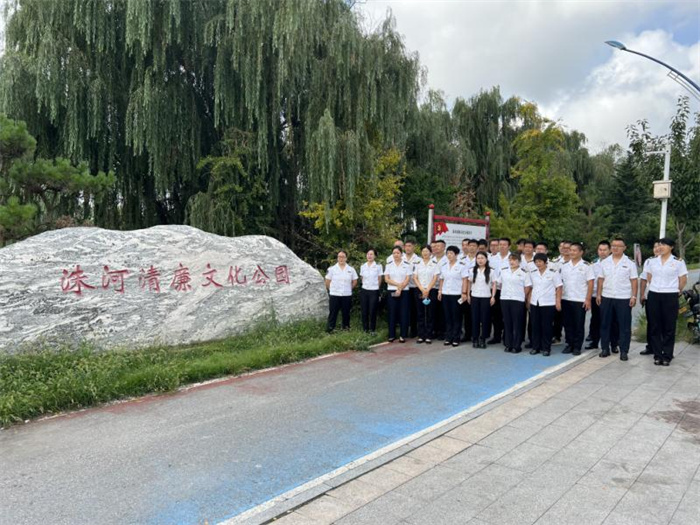 萊西交通發(fā)展公司組織入黨積極分子與新發(fā)展黨員等沉浸式體驗清廉文化與科技創(chuàng)新