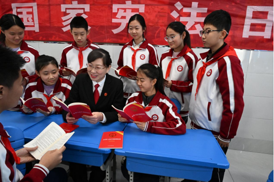 山東即墨：憲法課堂進(jìn)校園